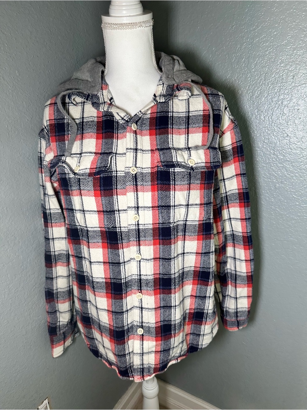 American Eagle Outfitters Plaid flannel Hooded Shirt Jacket - Navy, Red & White
